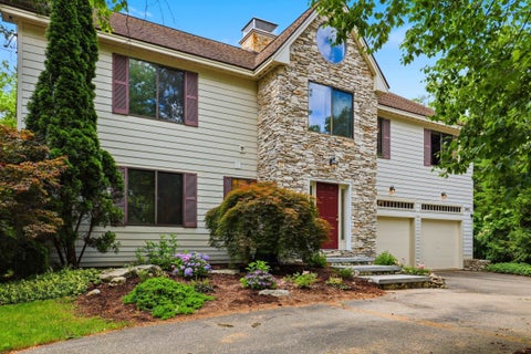 Photo of 365 Kearney Circle, Manchester, NH 03104 (MLS # 5100008)