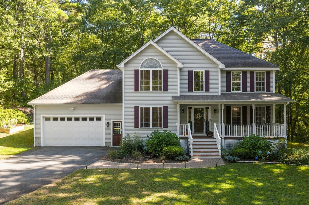 Photo of 24 Wilson Road, Londonderry, NH 03053 (MLS # 5111853)