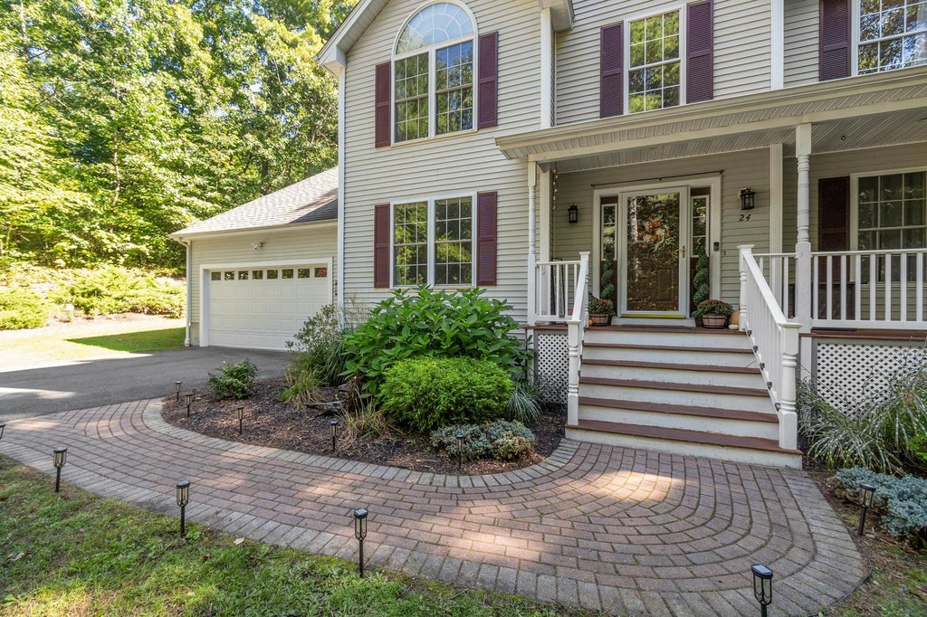 Photo of 24 Wilson Road, Londonderry, NH 03053 (MLS # 5111853)