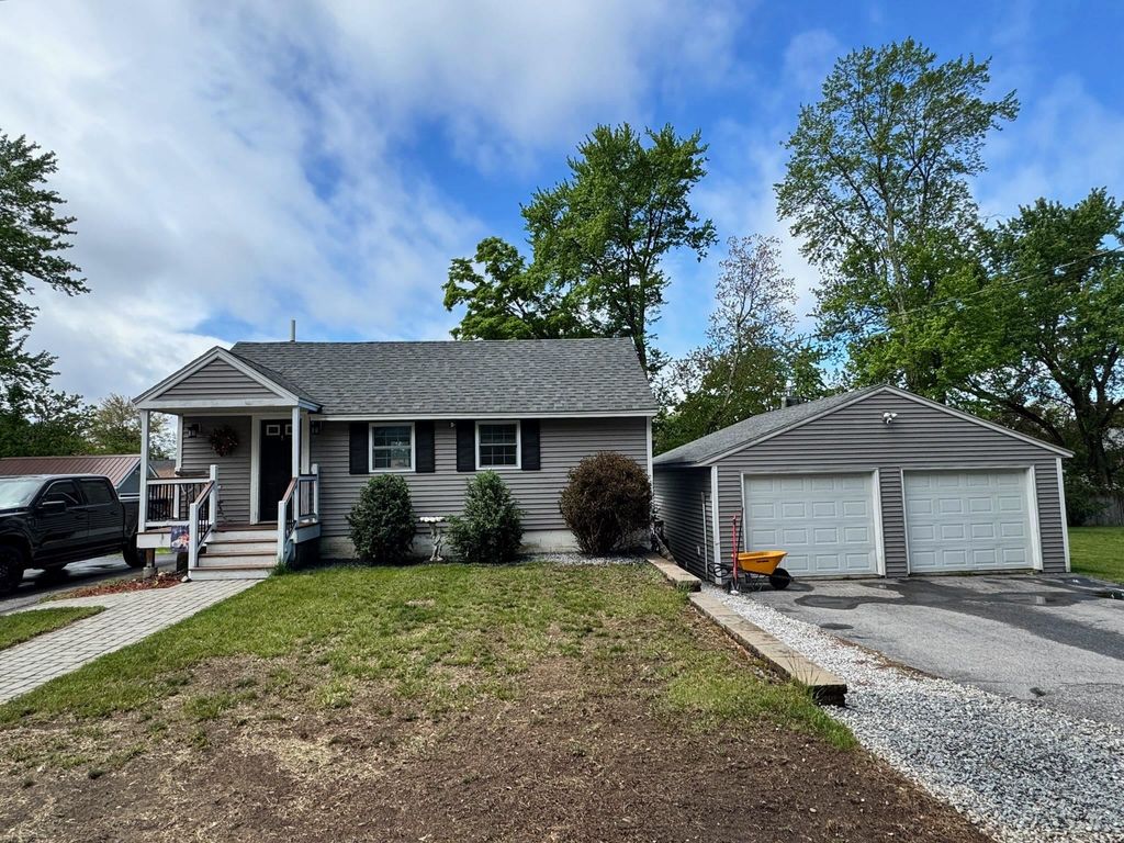 Photo of 29 Lee Avenue, Manchester, NH 03109 (MLS # 5090781)