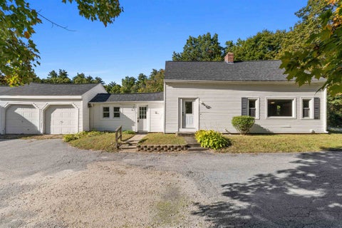 Photo of 271 High Range Road, Londonderry, NH 03053 (MLS # 5111899)