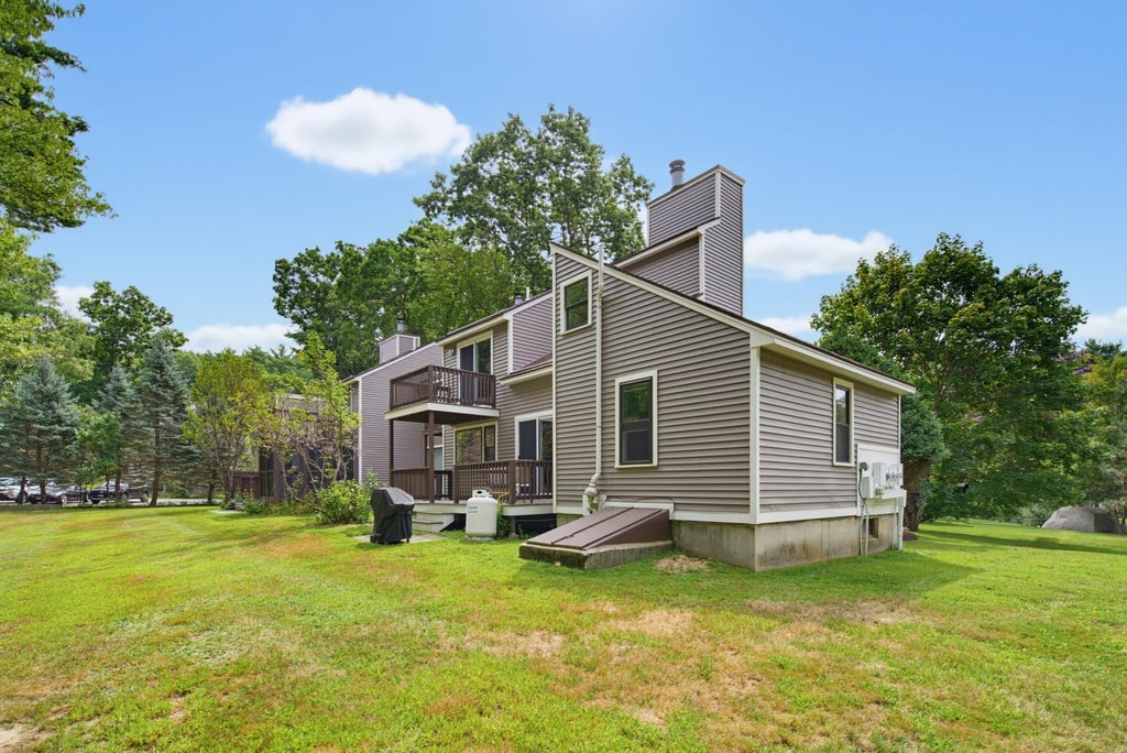 Photo of 15 Kirriemuir Road #15, Stratham, NH 03885 (MLS # 5108875)