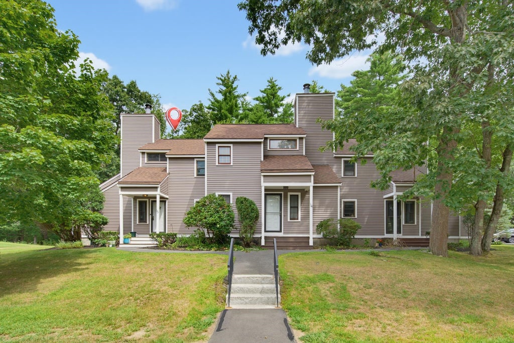 Photo of 15 Kirriemuir Road #15, Stratham, NH 03885 (MLS # 5108875)
