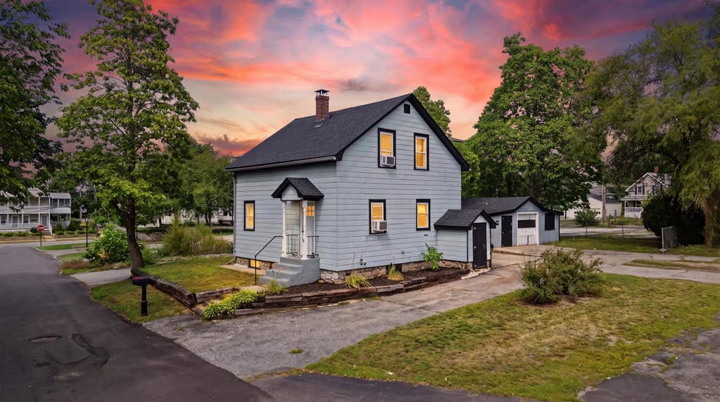 Photo of 16 Cherry Avenue, Manchester, NH 03103 (MLS # 5103928)