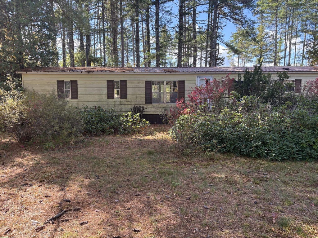 Photo of 3 Leisure Drive, Ossipee, NH 03864 (MLS # 5113910)