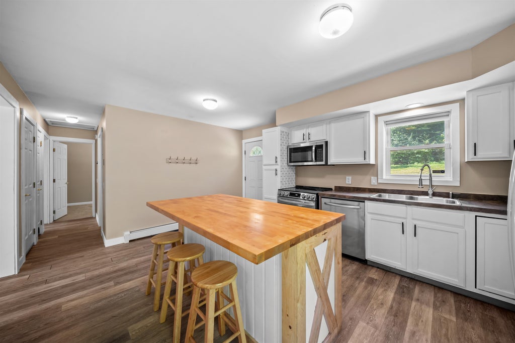 Photo of 25 Cynthia Drive, Alton, NH 03810 (MLS # 5104804)