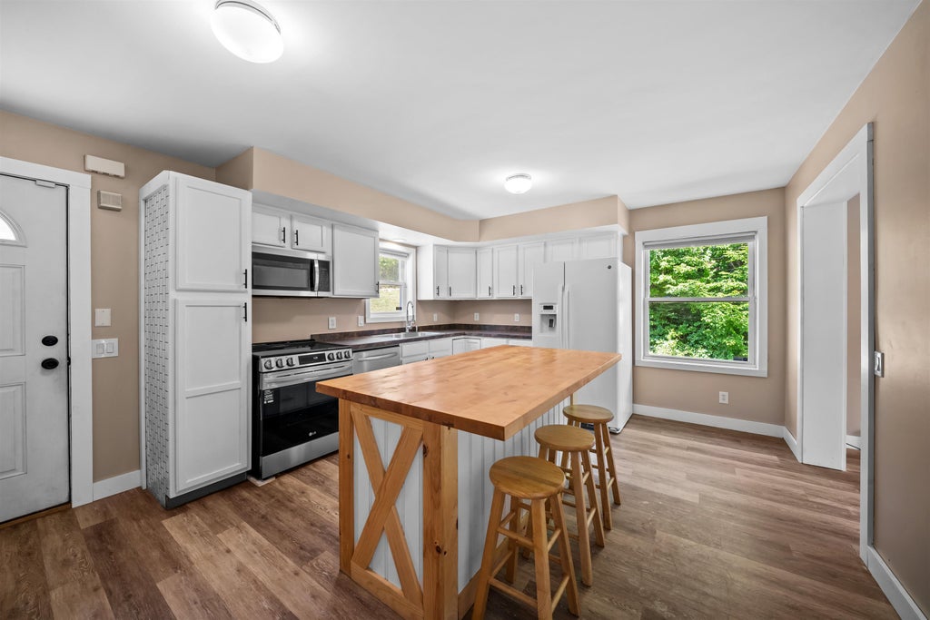 Photo of 25 Cynthia Drive, Alton, NH 03810 (MLS # 5104804)