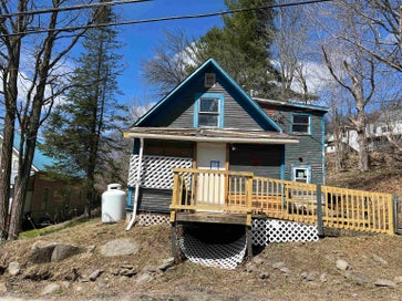 76 Water Street Barton VT 05822