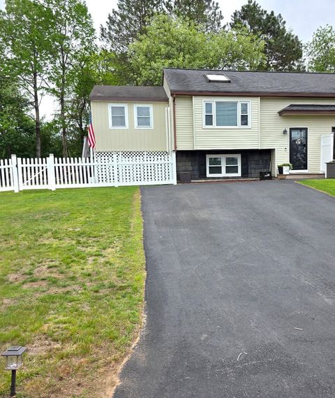 Photo of 6 Matthew Drive #6 L, Derry, NH 03038 (MLS # 5091212)