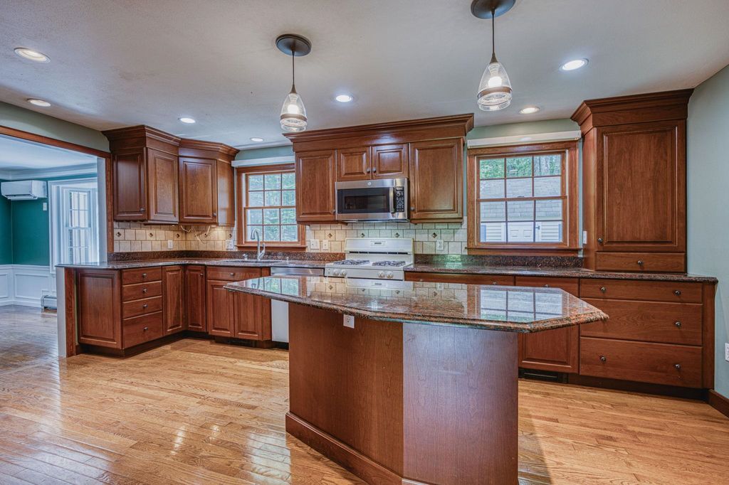 Photo of 11 Brek Drive, Merrimack, NH 03054 (MLS # 5092661)