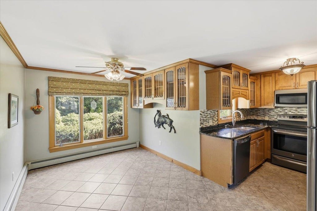 Photo of 18 Crescent Avenue, Dover, NH 03820 (MLS # 5109724)