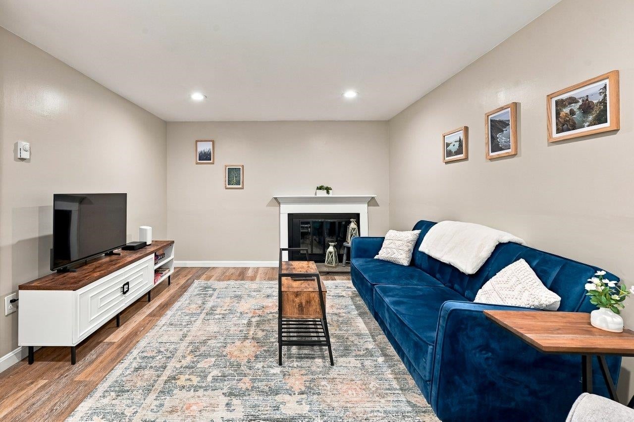 8 Hemlock Forest Drive