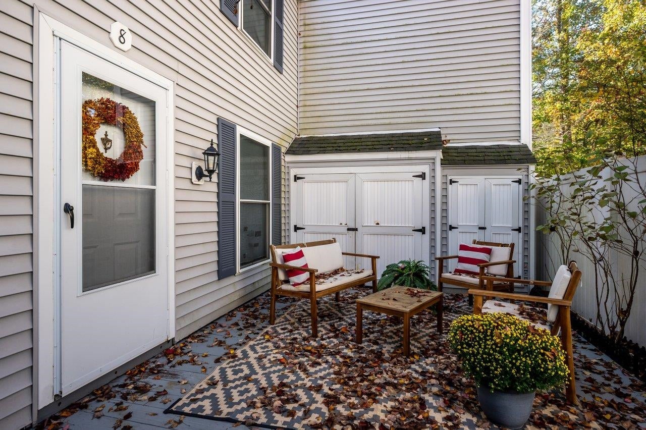 8 Hemlock Forest Drive