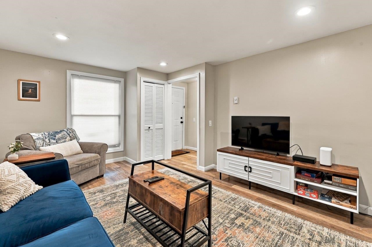 8 Hemlock Forest Drive