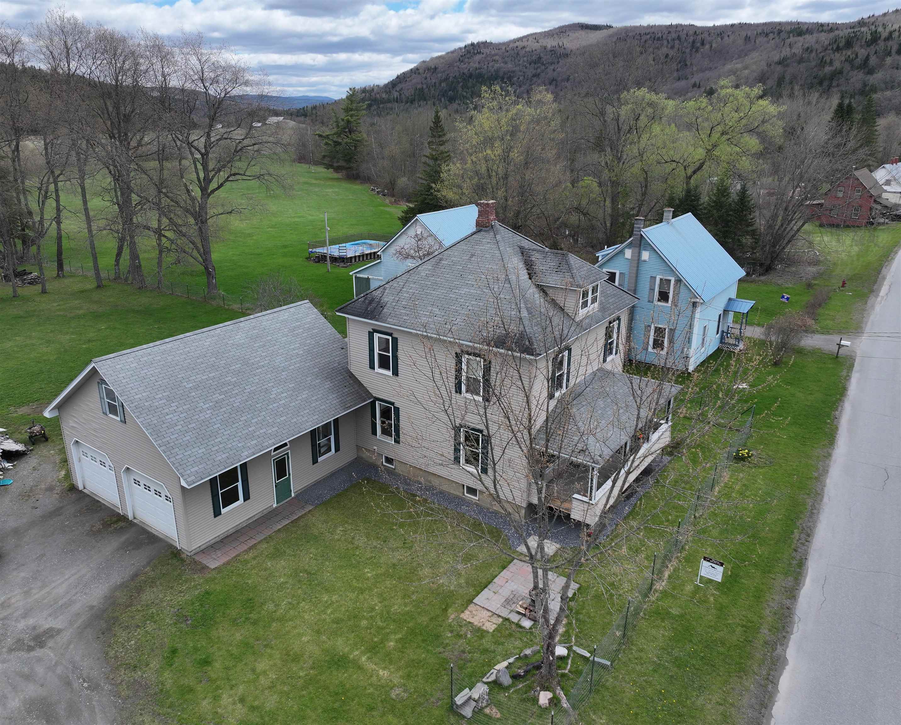 220 Hall Stream Road