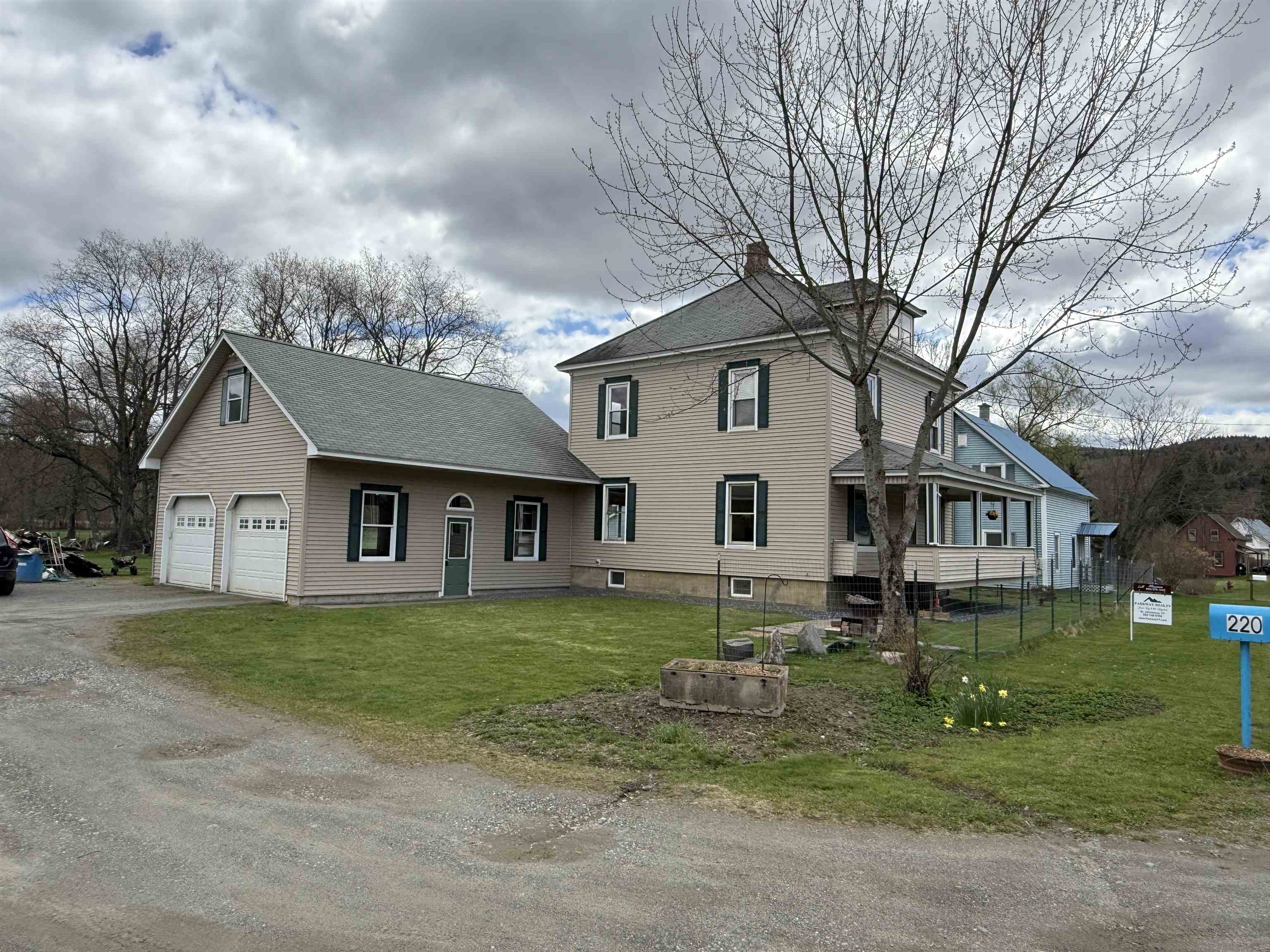 220 Hall Stream Road