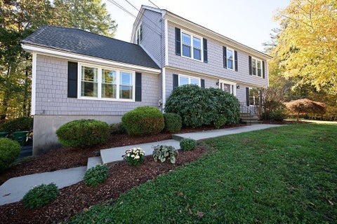 Photo of 10 Cathedral Circle, Nashua, NH 03063 (MLS # 5115247)