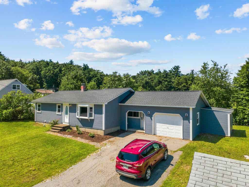 Photo of 1 Wallace Drive, Merrimack, NH 03054 (MLS # 5104739)