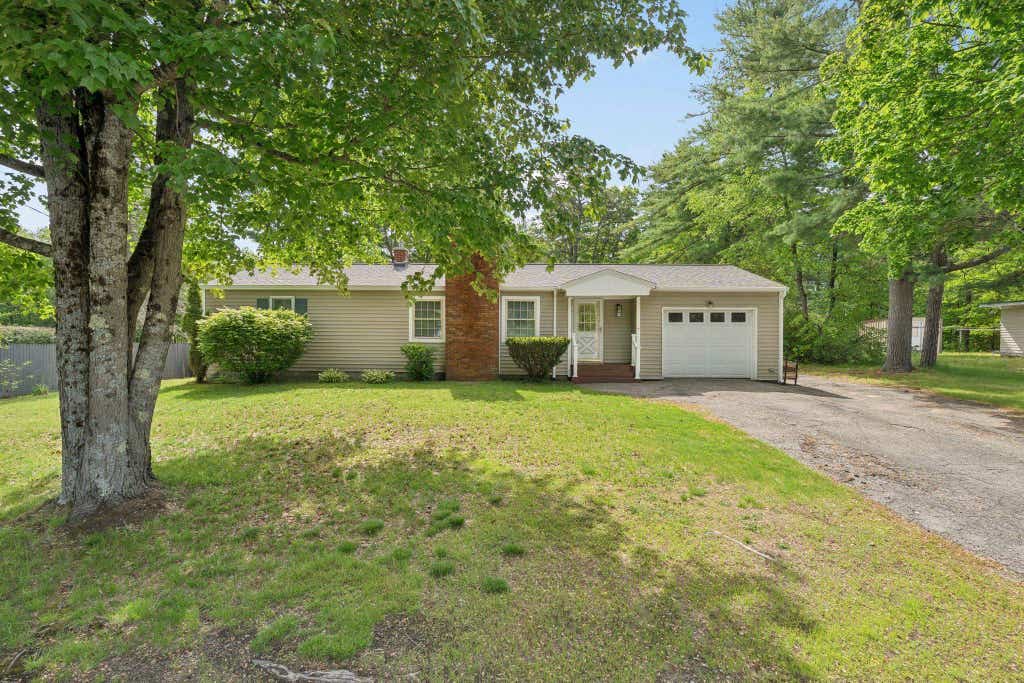 Photo of 27 Flat Rock Bridge Road, Rochester, NH 03868 (MLS # 5092550)