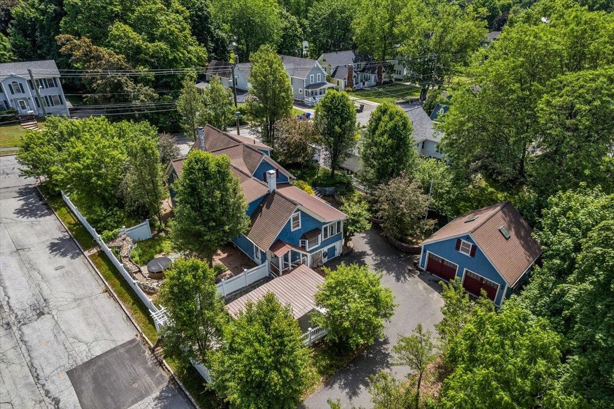 564 River Road