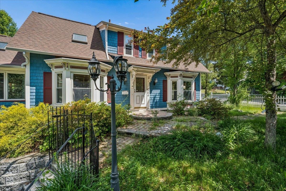 564 River Road