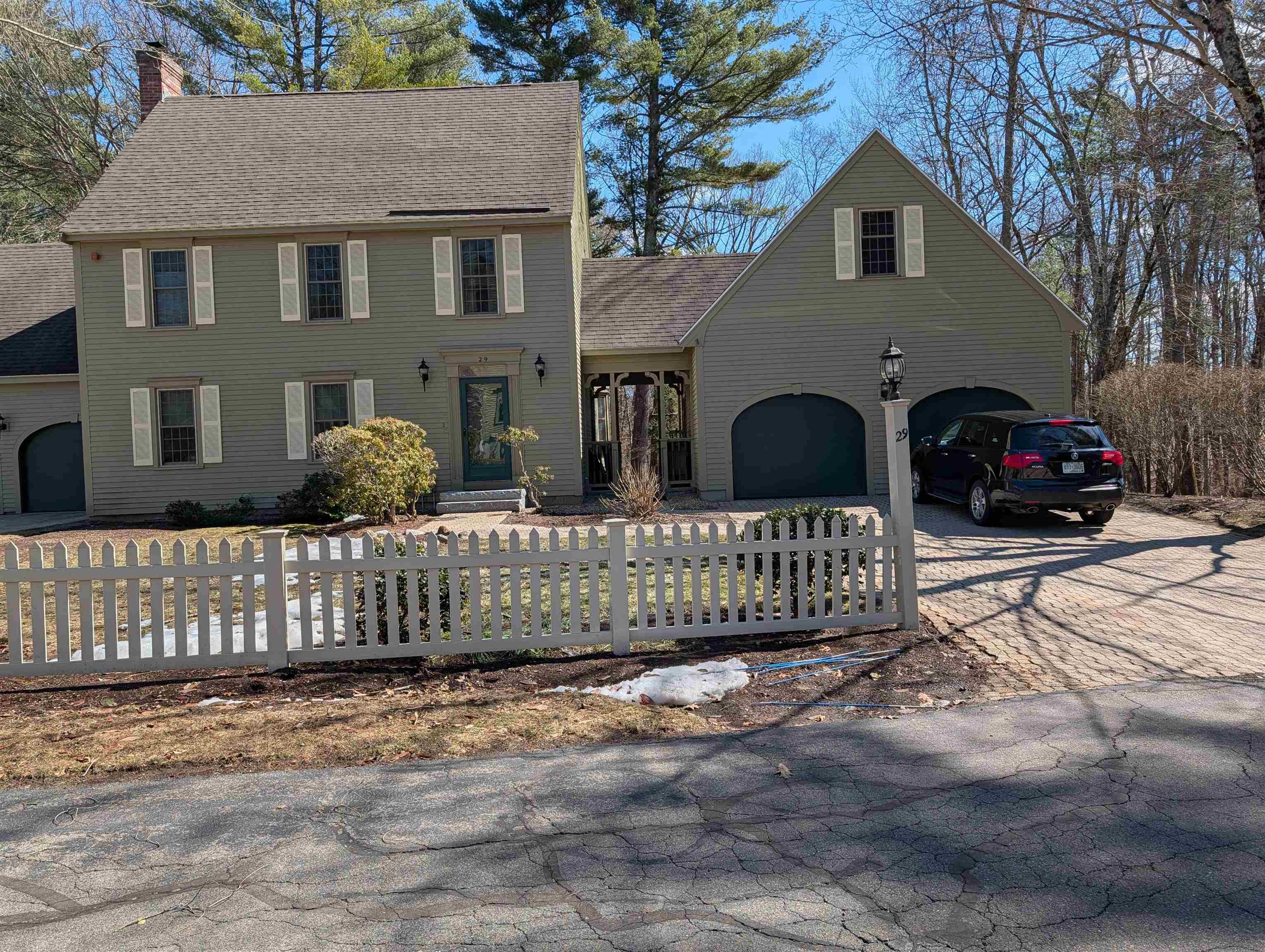 29 Lexington Drive
