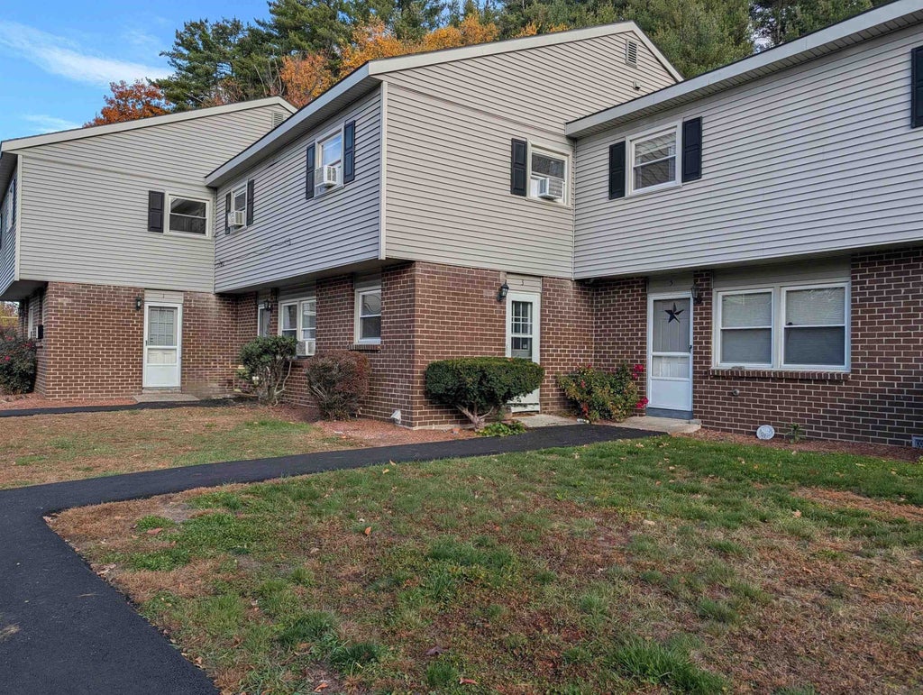 Photo of 139 S Main Street #3, Laconia, NH 03246 (MLS # 5115922)