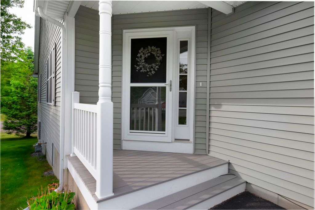 Photo of 125 Brody Lane, Hudson, NH 03051 (MLS # 5092978)