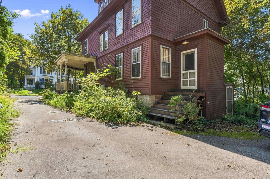 Photo of 21 W Concord Street, Dover, NH 03820 (MLS # 5110192)