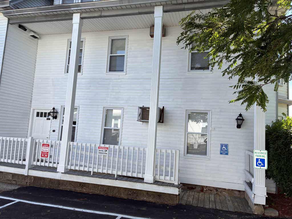 Photo of 46 W Broadway Street #1st floor, Derry, NH 03038 (MLS # 5103687)