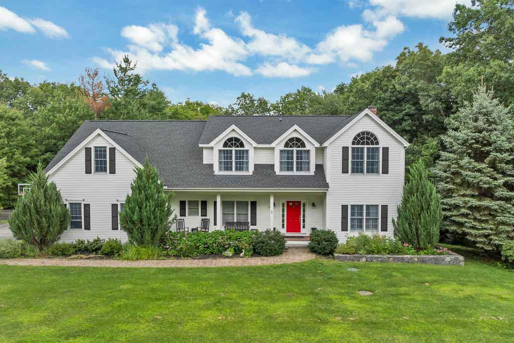 Photo of 2 Sinclair Drive, Exeter, NH 03833 (MLS # 5102979)