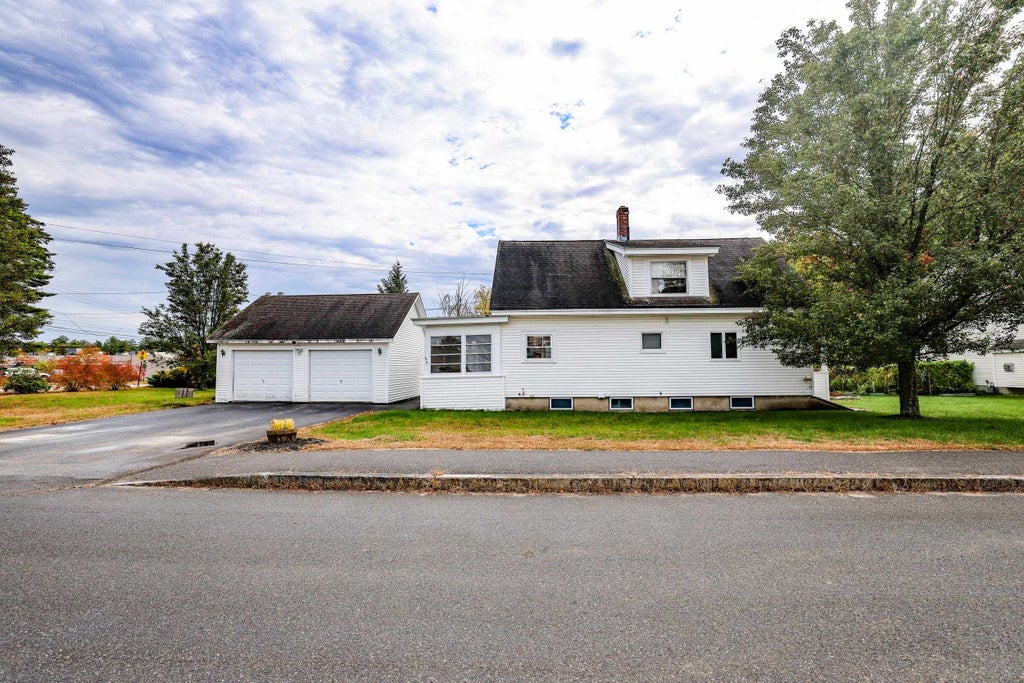 Photo of 5 Preston Street, Goffstown, NH 03045 (MLS # 5114362)