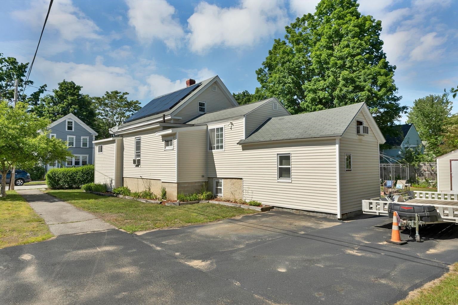 19 Monroe Street
