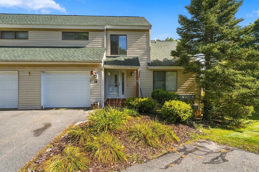 Photo of 18 Ironwood Lane, Atkinson, NH 03811 (MLS # 5111236)