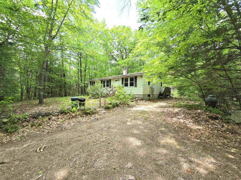 Photo of 72 Freeman Hall Road, Nottingham, NH 03290 (MLS # 5091988)