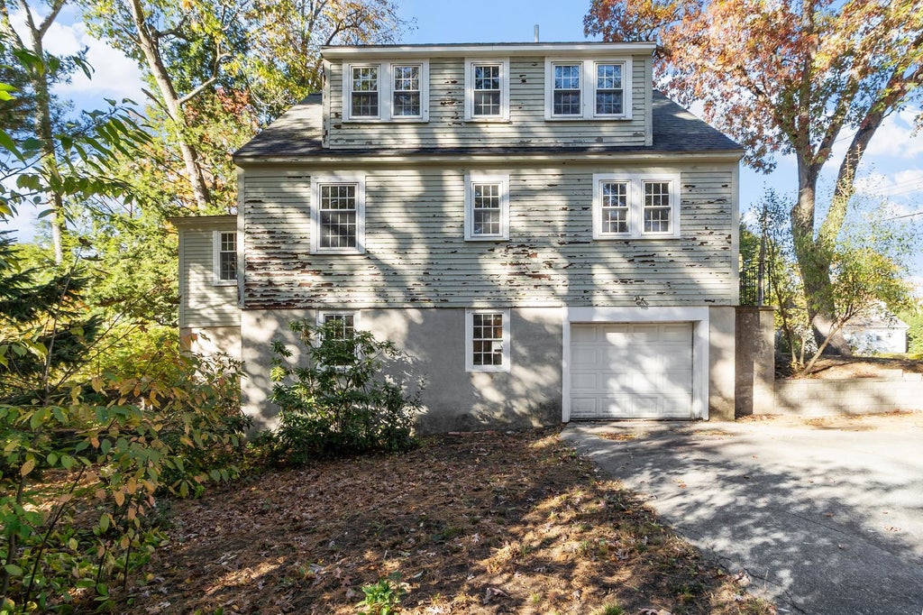 Photo of 34 Charlotte Avenue, Nashua, NH 03064 (MLS # 5115367)