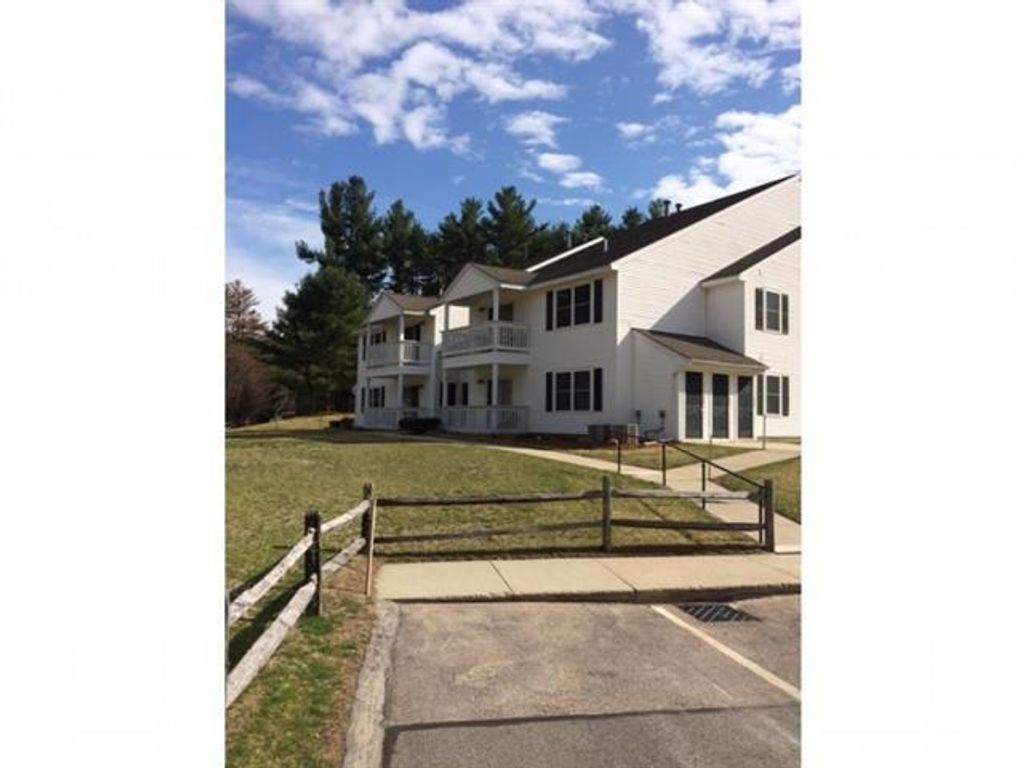 Photo of 10 Barrington Avenue #204, Nashua, NH 03062 (MLS # 5090954)