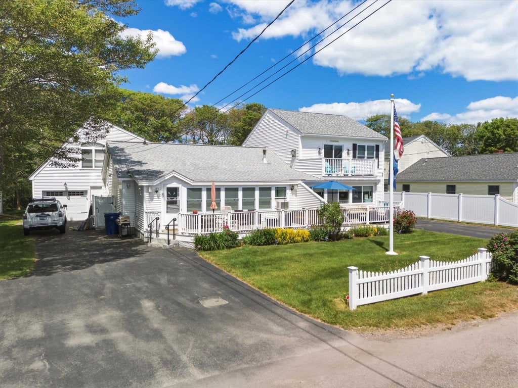 Photo of 90 Kings Highway, Hampton, NH 03842 (MLS # 5111004)