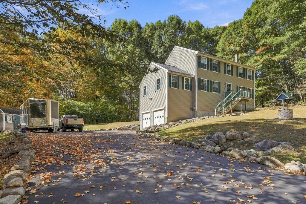 Photo of 24 Garland Road, Nottingham, NH 03290 (MLS # 5113088)