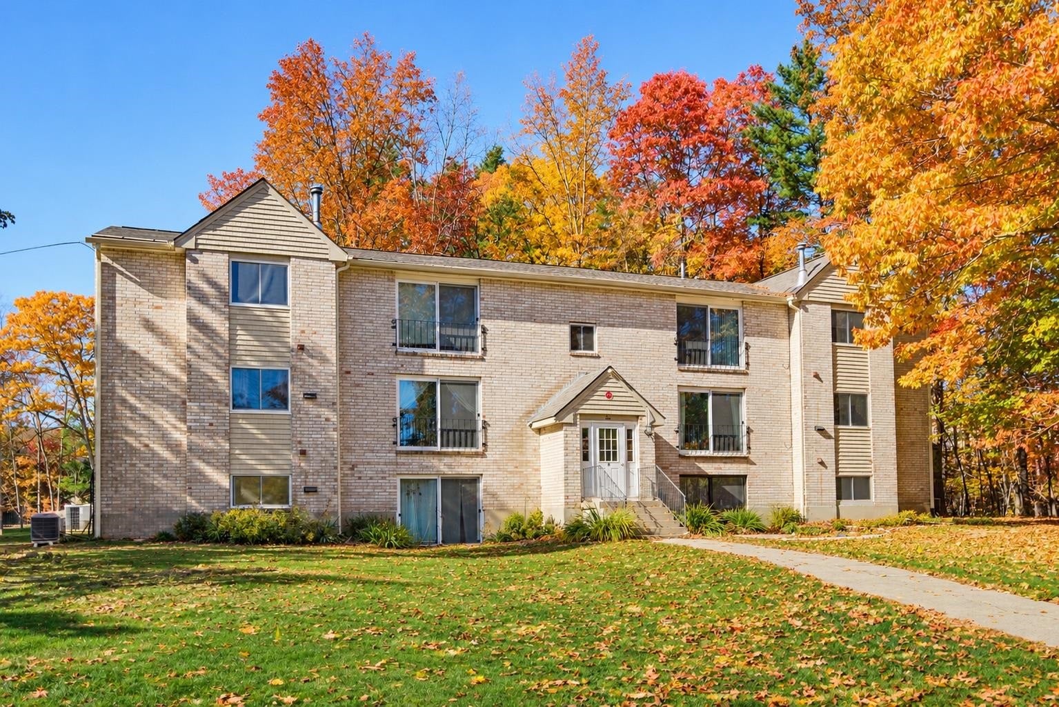 5 Brookside Drive 9