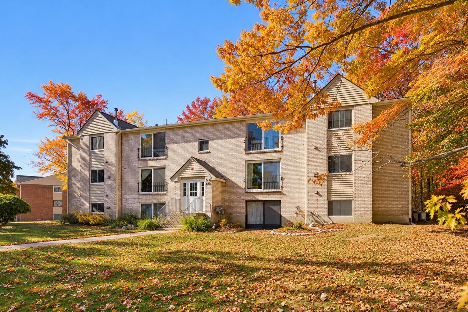 5 Brookside Drive 9