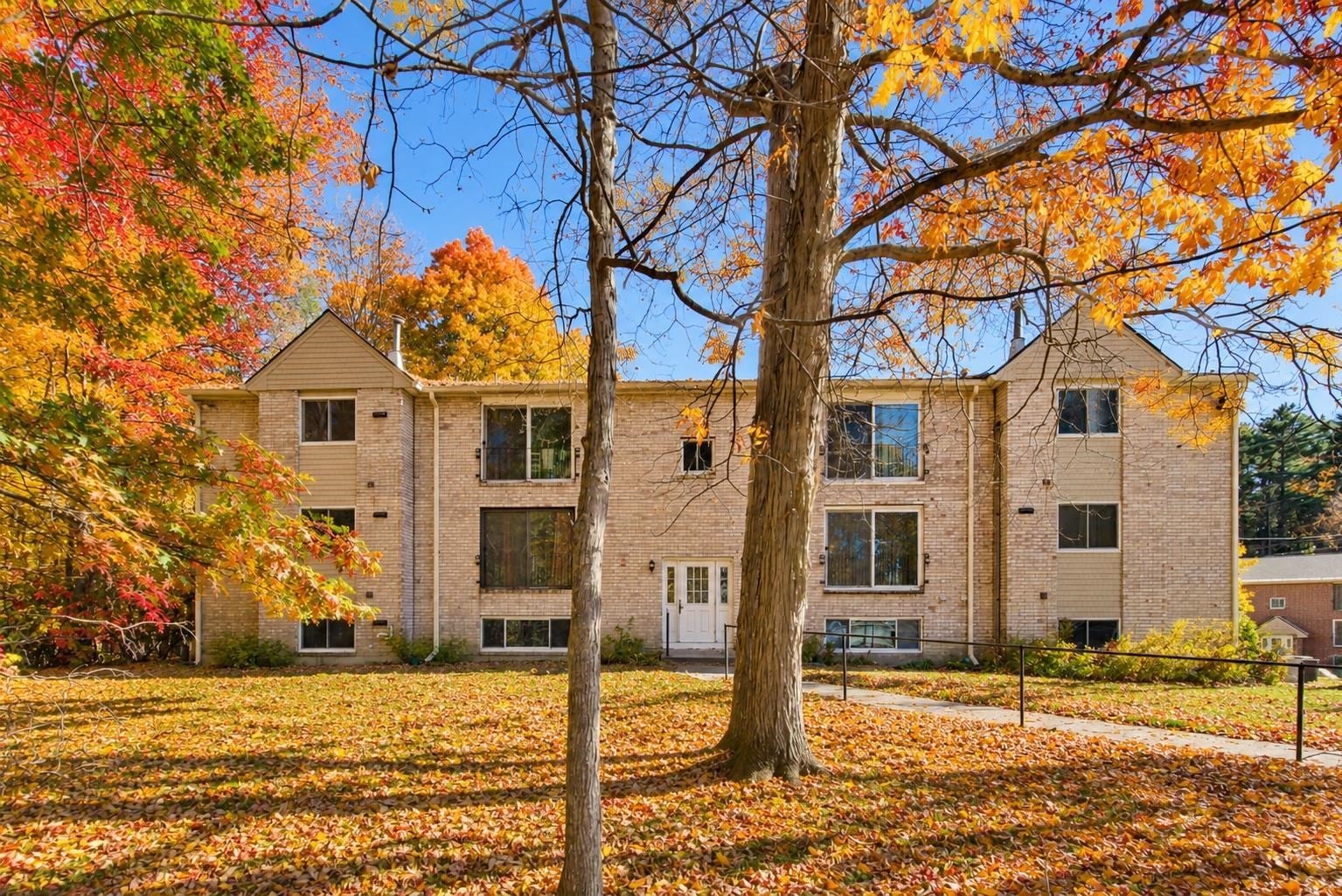 5 Brookside Drive 9