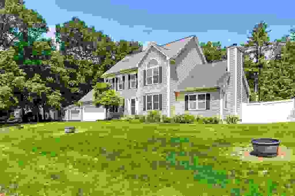 Photo of 503 Ashley Drive, Pembroke, NH 03275 (MLS # 5095757)