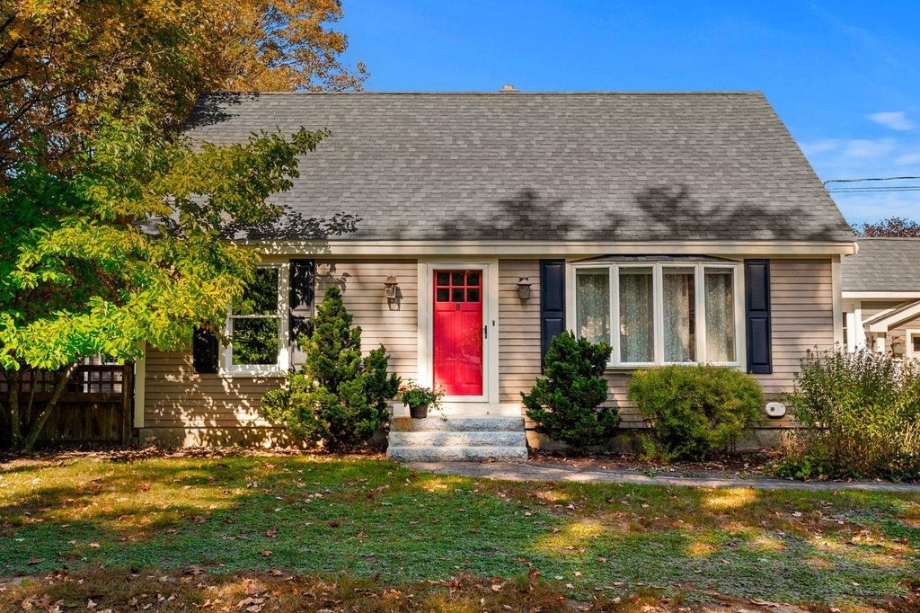 Photo of 8 New Road, Goffstown, NH 03045 (MLS # 5113629)