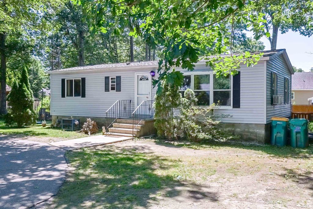 Photo of 20 Riverside Drive, Fremont, NH 03044 (MLS # 5101072)