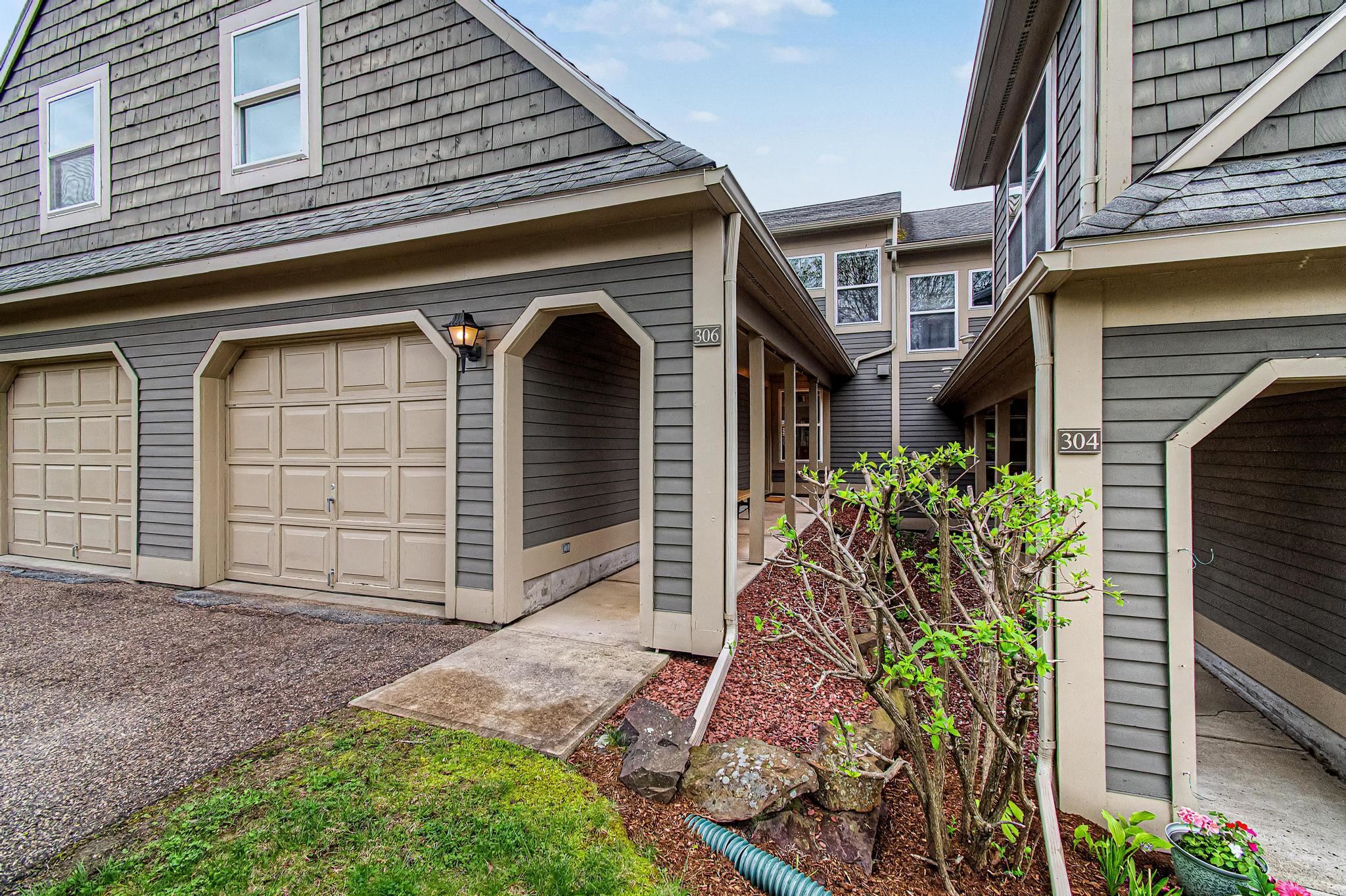 306 Redrock Drive