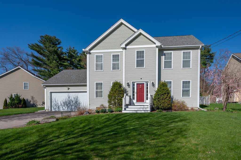 Photo of 2 Jennifer Drive, Nashua, NH 03062 (MLS # 5085547)