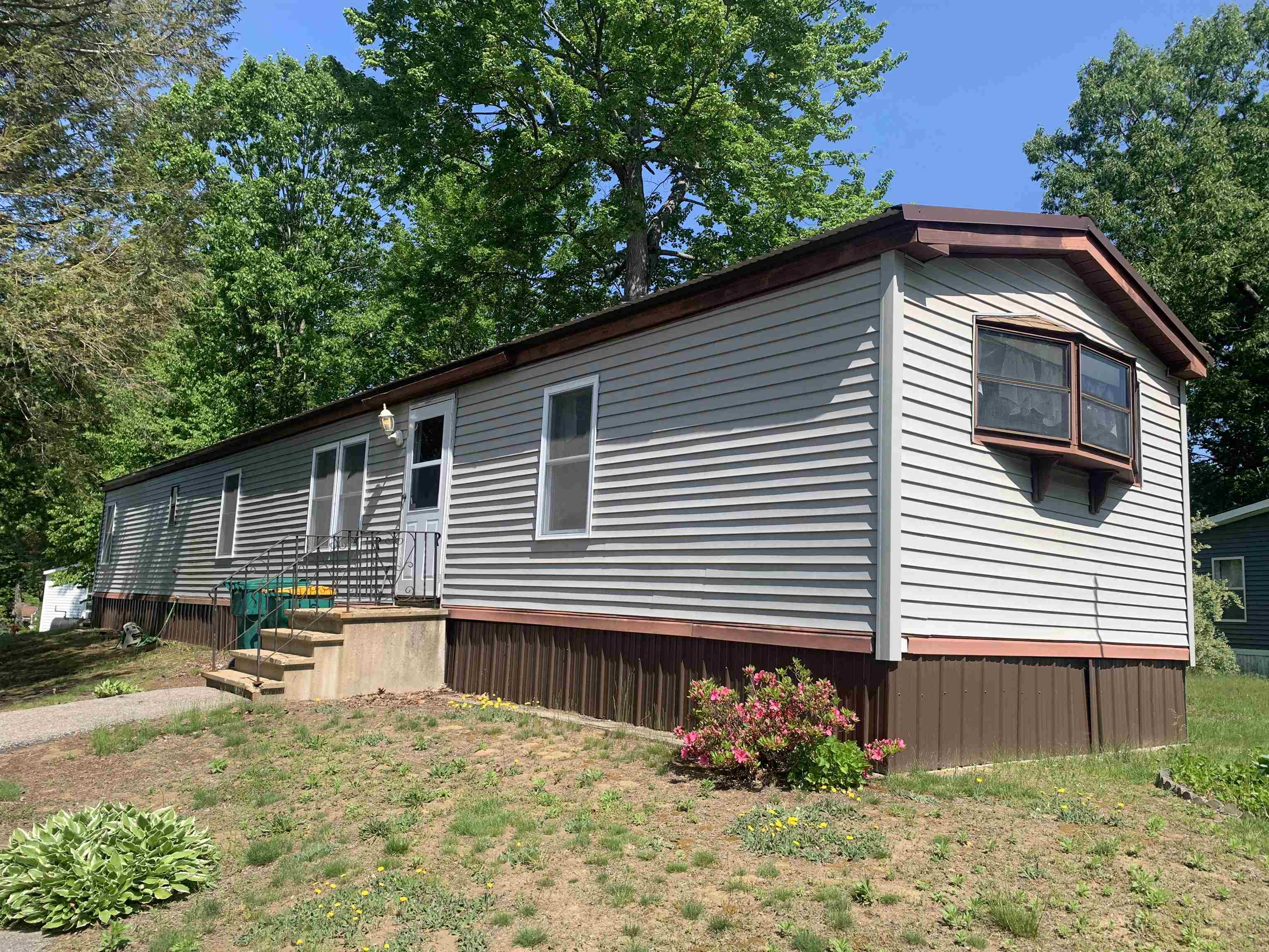 67 Royal Crest Park