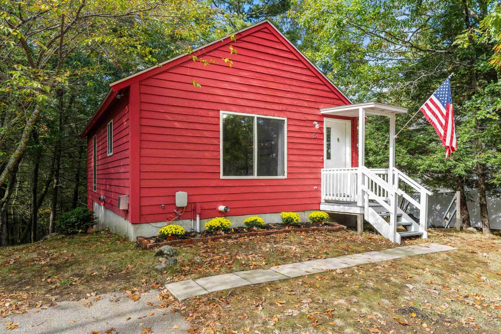 Photo of 5 S Landing Road, Sandown, NH 03873 (MLS # 5114209)