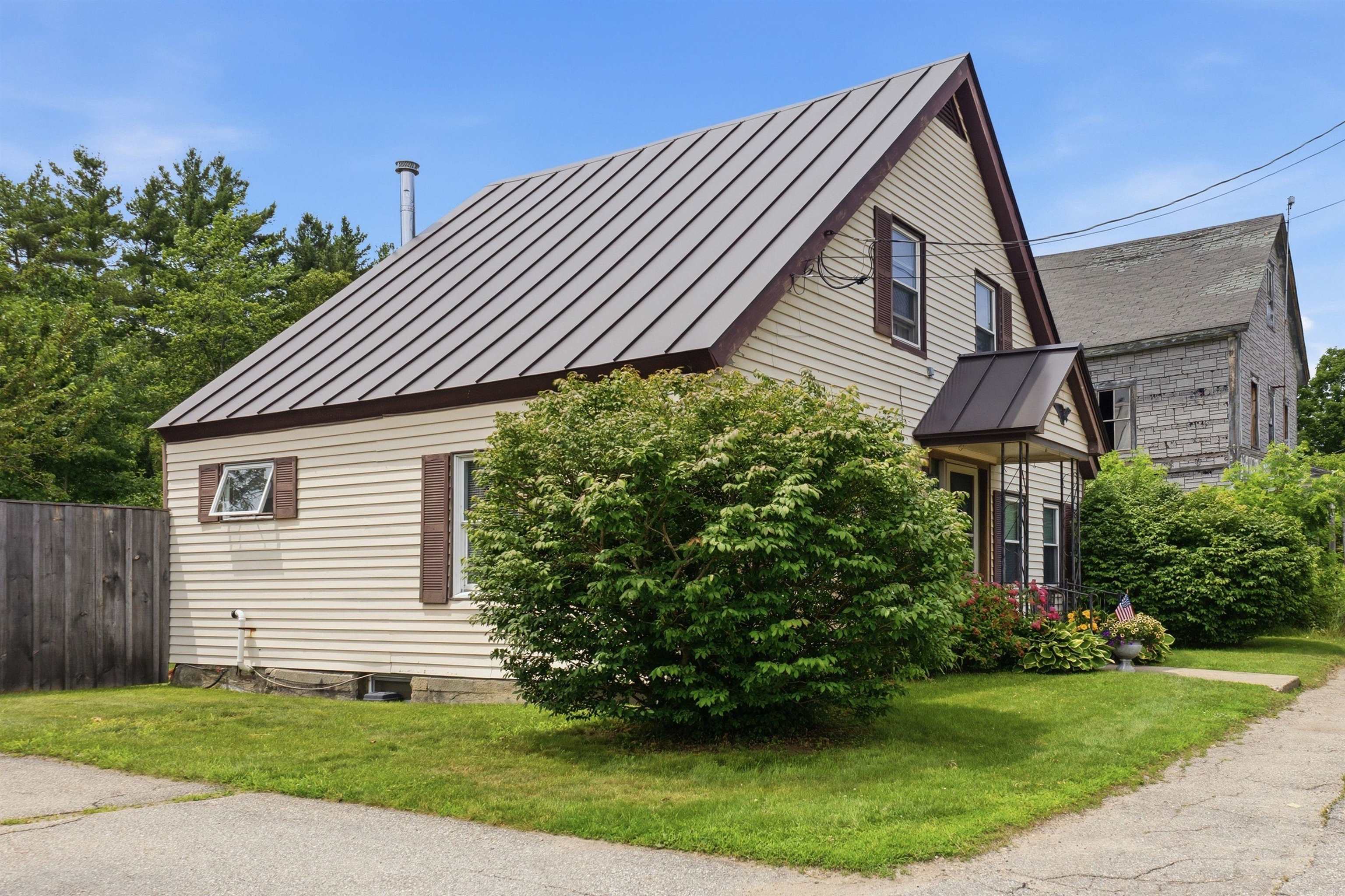 23 Lake Tarleton Road